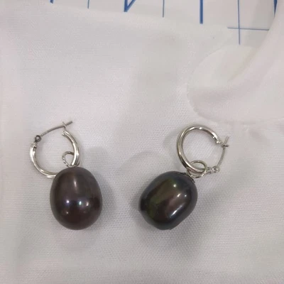 Серьги с подлинным черным жемчугом заполненные белым золотом 14 мм x 16 мм - Изображение 1 из 3