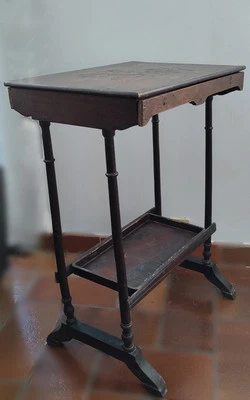 Ancienne Petite Table En Bois. - Photo 1/4