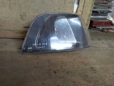 2001 - 2004 年沃尔沃 S40 角/公园灯镜片暗色风格散装乘客侧  — 第 1/4 张图片