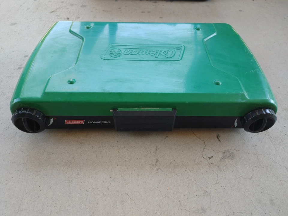 ESTUFA COLEMAN EXTERIOR PROPANO VERDE CON VÁLVULA DE GAS/REGULADOR Foto 1 de 4