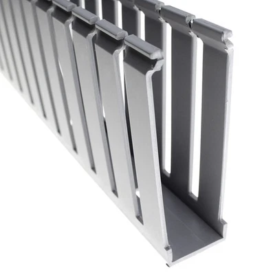 PANDUIT G1X4LG6 PANDUCT 1" GRIS CLARO TIPO G CONDUCTO DE CABLEADO DE PARED ANCHO RANURADO (6 PIES) Foto 1 de 4