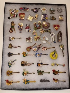 46 Hard Rock Pins im geschlossenen Pinhalter gebraucht - Bild 1 von 24