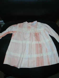 VINTAGE 1970'S SIZE 1 GIRL'S PEACH AND LACE DRESS - Picture 1 of 1