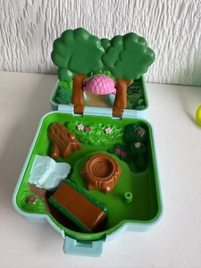 Pokemon Monsters {Polly Pocket} Clamshell Compact - Picture 1 of 6