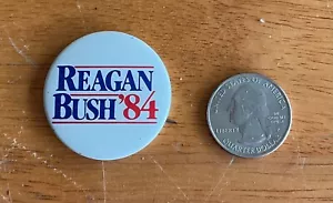 Prendedor Botón Blanco Ronald Reagan George Bush Oficial 1984 Campaña Presidencial - Imagen 1 de 2