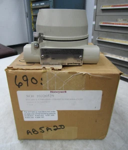 💥NUOVO TRASMETTITORE DI TEMPERATURA HONEYWELL STT 3000 - Foto 1 di 9