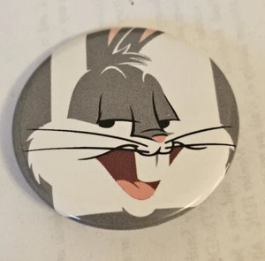 1993 Warner Bros. Looney Tunes Bugs Bunny Button #1507 - Picture 1 of 1