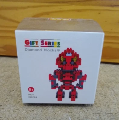 LOZ Gift Series Diamond Blocks - Robot 9404 - Image 1 of 4
