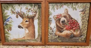 Joy Campbell Cervo e Orso delle Vacanze con Cornice 11x11.           E2A - Foto 1 di 7