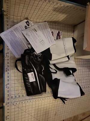 Sujetador cubierta máscara nariz frontal Toyota Land Cruiser 1998-2002 OEM NUEVO Foto 1 de 4