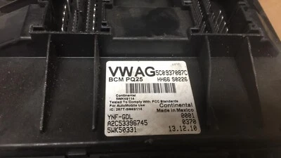 Computadora BCM Volkswagen VW Jetta o Golf 2011 5C0937087C Foto 1 de 4