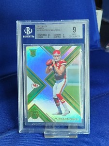 2017 Elite Green Parallel Patrick Mahomes Rookie #155 (BGS 9)