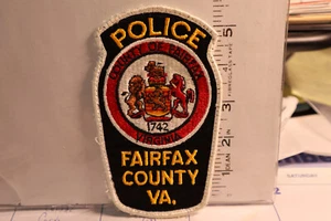 police patch   FAIRFAX COUNTY POLICE VIRGINIA WHITE BORDERS - Picture 1 of 1