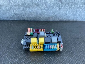 MERCEDES W117 CLA45 CLA250 FUSE BOX RELAY CONTROL MODULE UNIT OEM - Picture 1 of 4