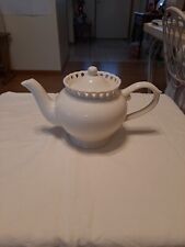 I. Godinger & Co. White Ceramic Teapot Lace Style Edge 4 Cup Tea Party Coffee 