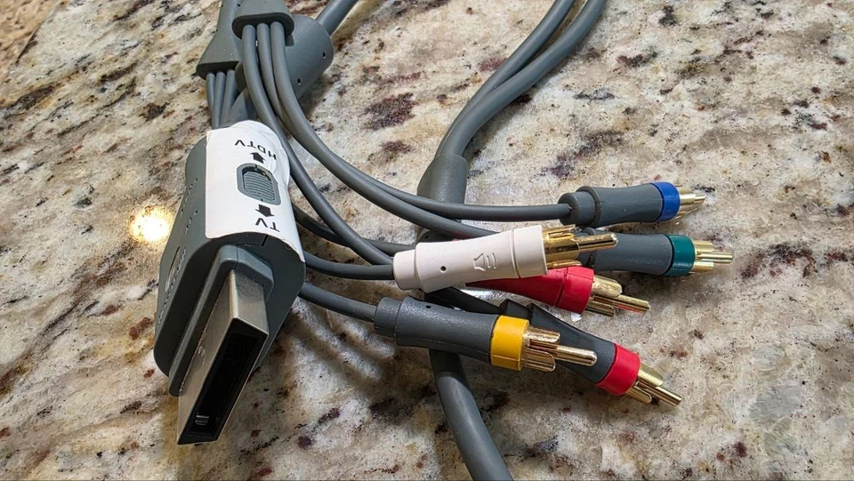 Official Xbox 360 HD AV Cable (Red/Green/Blue Video + Audio) - Image 1 of 1