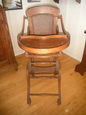 Silla alta y balancín plegable vintage de roble-caña para bebé/excelente Foto 1 de 4