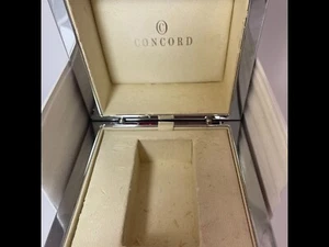 CONCORD WOODEN WATCH DISPLAY PRESENTATION BOX - Picture 1 of 3