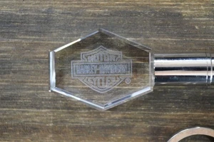 Harley Davidson Motocicletas Bolsa Etiqueta Láser Corte Bloque Vidrio Rider Logo Llavero - Imagen 1 de 8