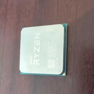 AMD Ryzen 3 2200G Quad Core CPU Processor Socket AM4 With Radeon Vega Graphics - Picture 1 of 4