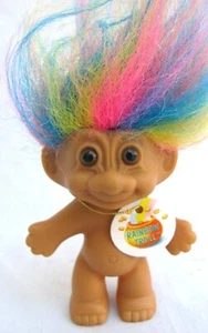 RAINBOW TROLL..RUSS..LUCKY BINGO LOTTERY LOVE GOOD LUCK ALTO 3"..NUOVO - Foto 1 di 2