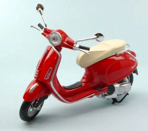 Modellino Moto bike diecast VESPA PRIMAVERA 125 scala 1:12 collezione new ray - Foto 1 di 1