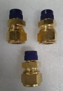 Hoke 10CM6-BR Male Connector 5/8 Tube x 3/8 MNPT - New - Lot of 3 - Picture 1 of 7