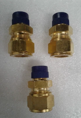 # Hoke 10CM6-BR Male Connector 5/8 Tube x 3/8 MNPT - New - Lot of 3 - Image 1 of 4