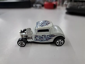 Vintage 1997 Hot Wheels 50's Cruisers '32 Ford Deluxe 3-Window Coupe White 1/64  - Picture 1 of 10