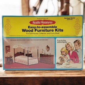 Vintage Realistic Miniatures Heritage Series Bedroom Dollhouse Kit 4 Pieces - Picture 1 of 6