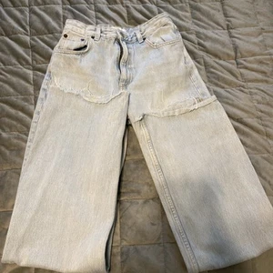 Zara Womens High Rise Wide Leg Jean Size 2 (Measures 25x32) Light Wash Pre Own - Afbeelding 1 van 5