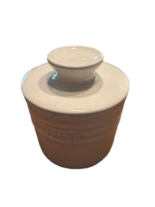 Le Creuset Butter Bell Crock White Stoneware  No Cracking Or No Chips - Picture 1 of 7