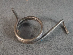 KAWASAKI KH250 -8152- SPRING, BRAKE PEDAL 43005-033 - Picture 1 of 4