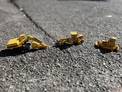 Joal Minaturas diecast construction equipment caterpillar international lot of 3 - Image 1 of 4