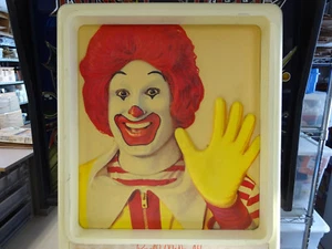 Letrero vintage McDonald’s Ronald McDonald 3D Vacuform, 25" x 22" x 3" de la tienda - Imagen 1 de 7