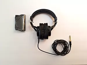 Yamaha HPH-MT5 Professional Studio Monitor Over-the-Ear Headphones BLACK - Picture 1 of 9