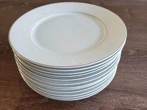 "Juego de 12 platos de ensalada Rosenthal de banda plateada blanca platino 7,75" - Imagen 1 de 8
