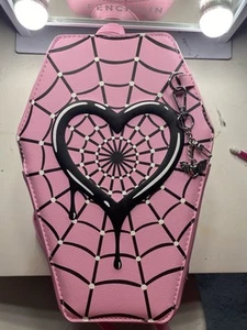 MONSTER HIGH DRACULAURA  MINI COFFIN BACKPACK HOT TOPIC EXCLUSIVE - Picture 1 of 2