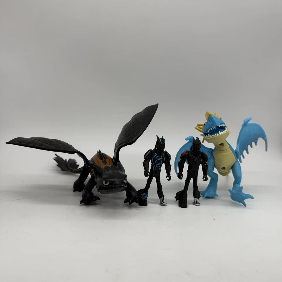 Lote de figuras Dreamworks Cómo entrenar a tu dragón sin dientes hipo mosca de la tormenta juguetes Foto 1 de 4