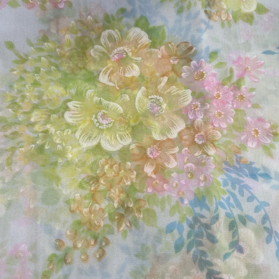 Tela de Gasa Floral Semi Transparente Años 70 Pastel Flower Power Hippie Nupcial 2 yardas De Colección Foto 1 de 4