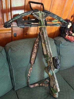 Horton Legend 175 lb Crossbow w/Accessories-Scope,Sling,Quiver,10 Bolts,HardCase - Image 1 of 4