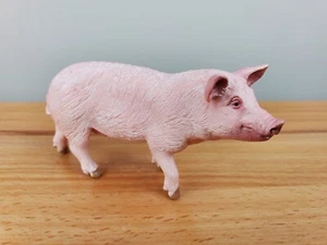Schleich Spielzeug Bauernhof Tier Kunststoff stehend Schwein rosa Maßstab 1/20 NEU Neu mit Etikett - Bild 1 von 9