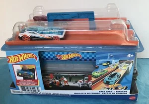 Hot Wheels Toy Cars & Track Set Race Case Playset with 2 Vehicles in 1:64 Scale - Picture 1 of 8