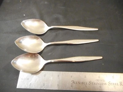 3 Oneida Community WOODMERE stainless place / oval soup spoons - Image 1 of 4
