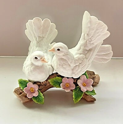 HOMCO Cerámica AMOR PÁJAROS Sentados en Rama Rosa Flores Vintage Decoración Primavera Foto 1 de 4