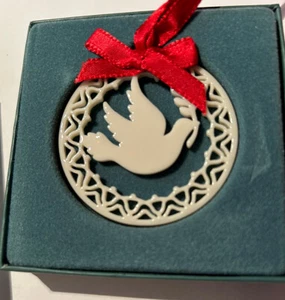 LENOX Yuletide Ornament Collection Dove of Peace with Box - Picture 1 of 3