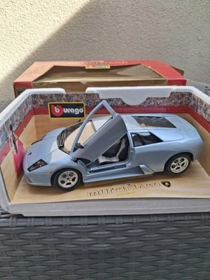 Bburago Lamborghini Murcielago 2002 modellino Gold Collection 1:18, cod 3316 - Immagine 1 di 4