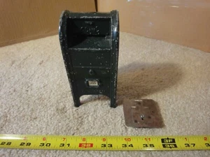 Vintage green diecast USPS mailbox coin bank, locking piggy bank. - Picture 1 of 6