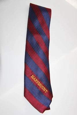 Corbata universitaria Marymount vintage - rayas diagonales azul marino y borgoña Foto 1 de 4