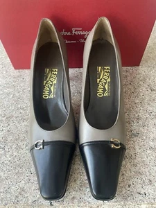Nuevo Salvatore Ferragamo Negro y Gris Gancini Zapatos de Bomba 3" Tacón Talla 10.5 M DQ8688 - Imagen 1 de 8